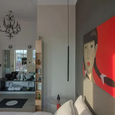 בית הארחה Frattina 57 4*