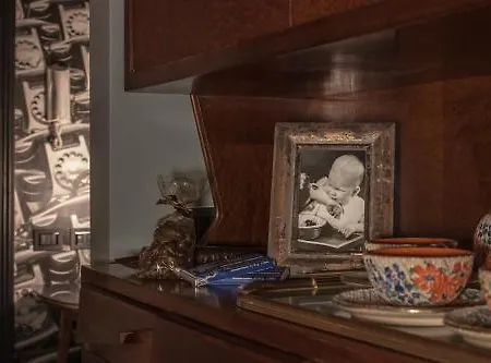 Frattina 57 בית הארחה